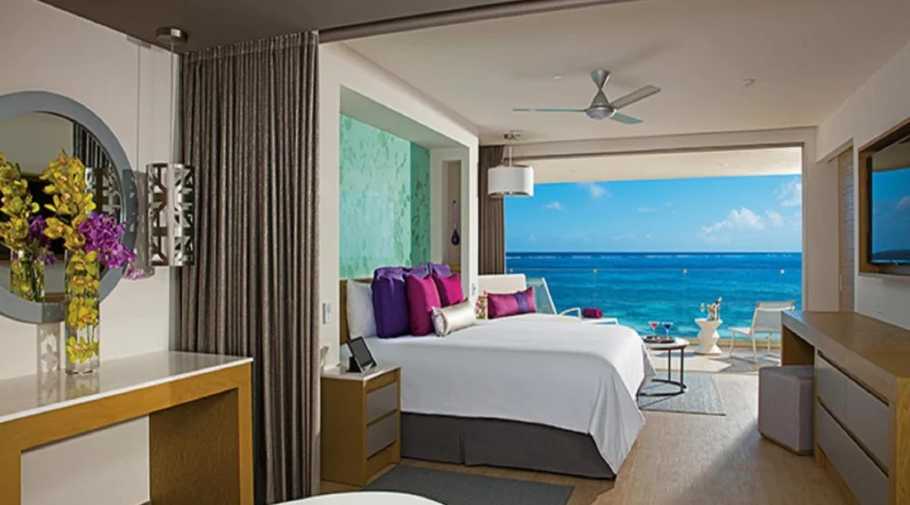 Xhale Club Junior Suite Ocean Front King at Breathless Riviera Cancun Resort & Spa