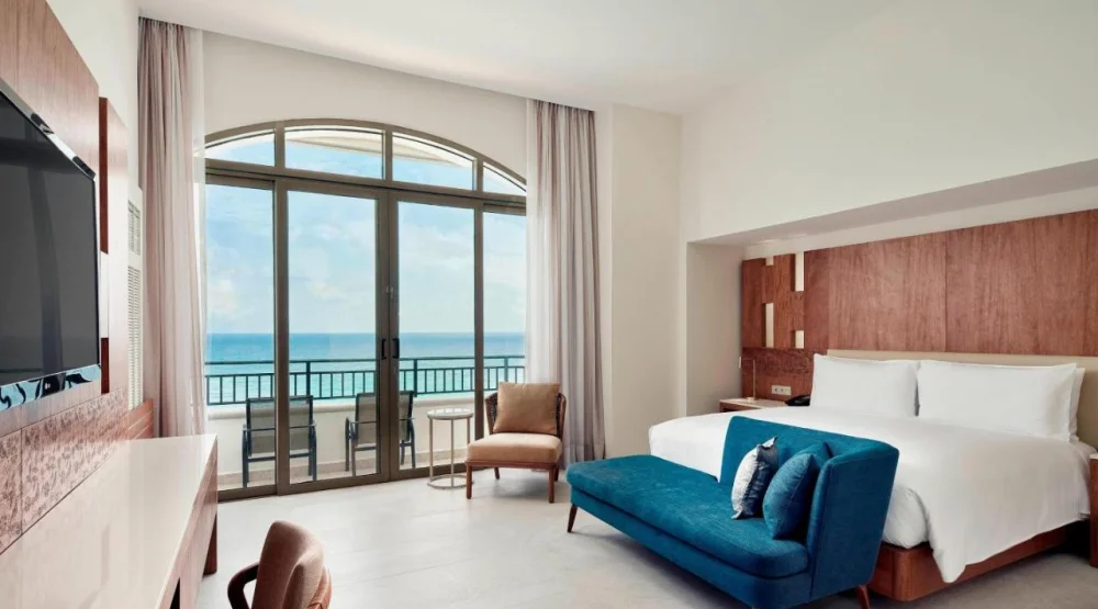 Club Level For Two Adults, One Bedroom Larger Suite at JW Marriott Cancun Resort & Spa
