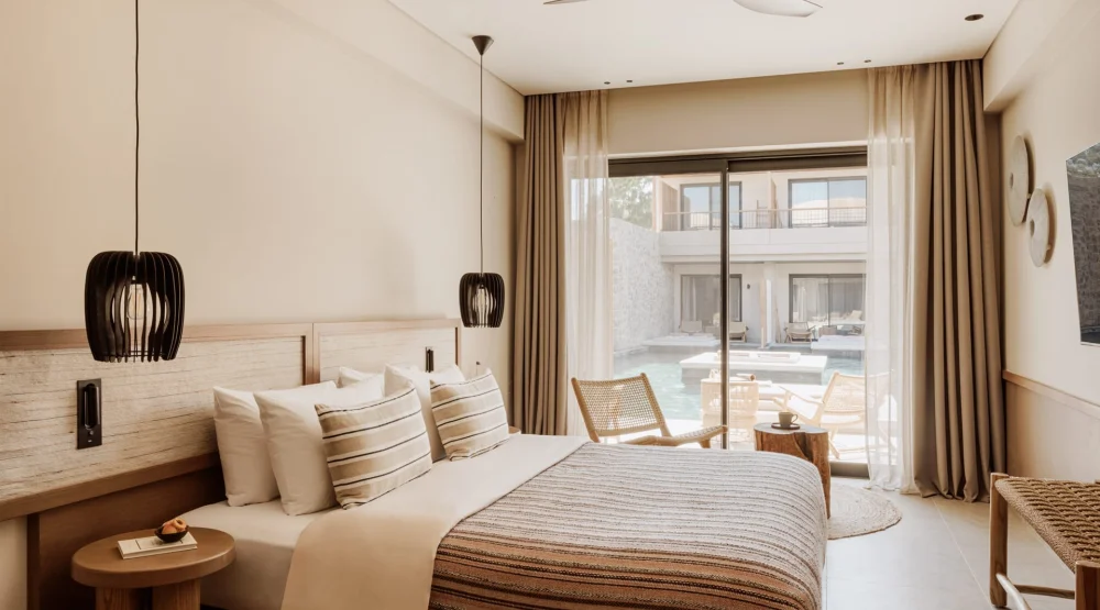 Junior Suite Swim Up at Unda