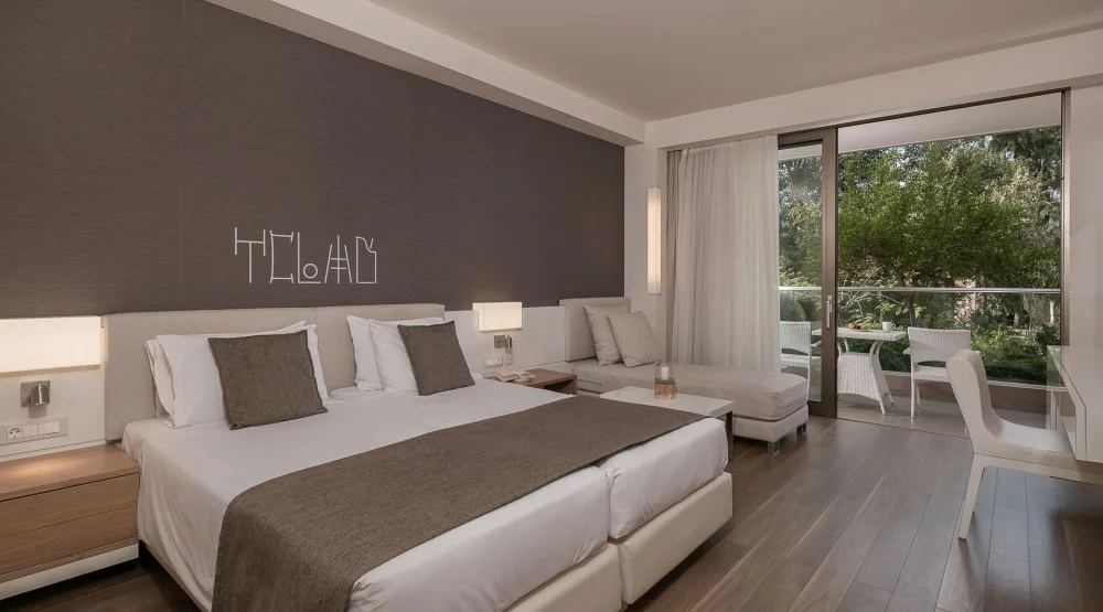 Deluxe Room at Avra Imperial Hotel