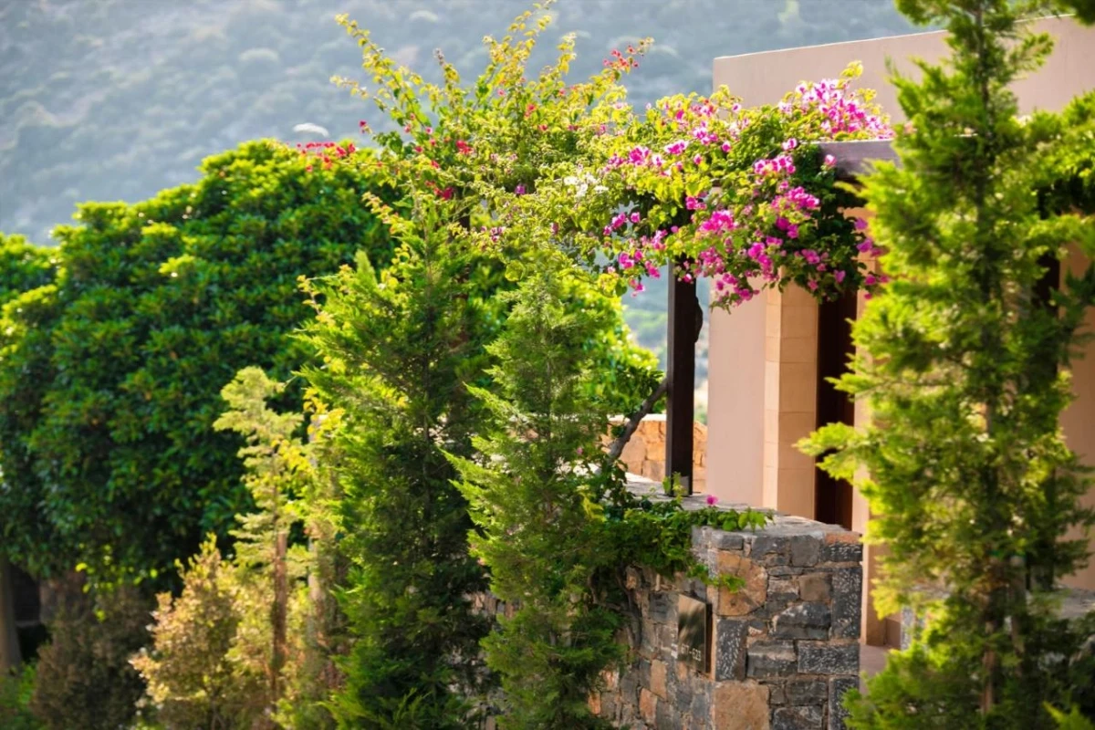 Daios Cove Luxury Resort & Villas