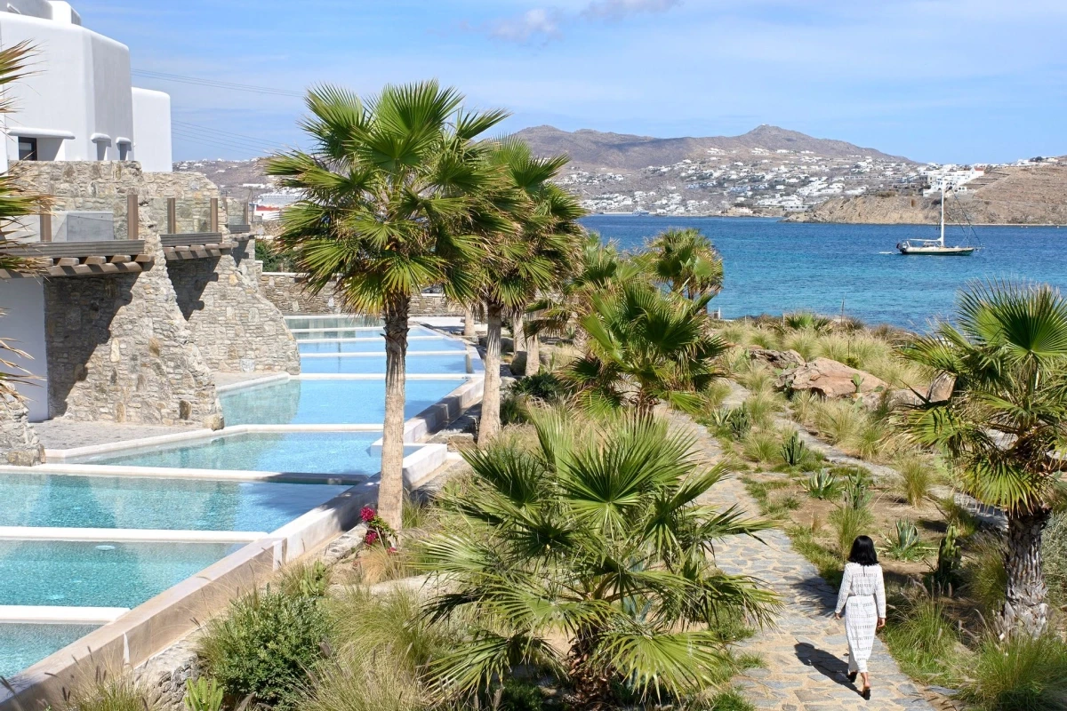 Aeonic Suites & Spa