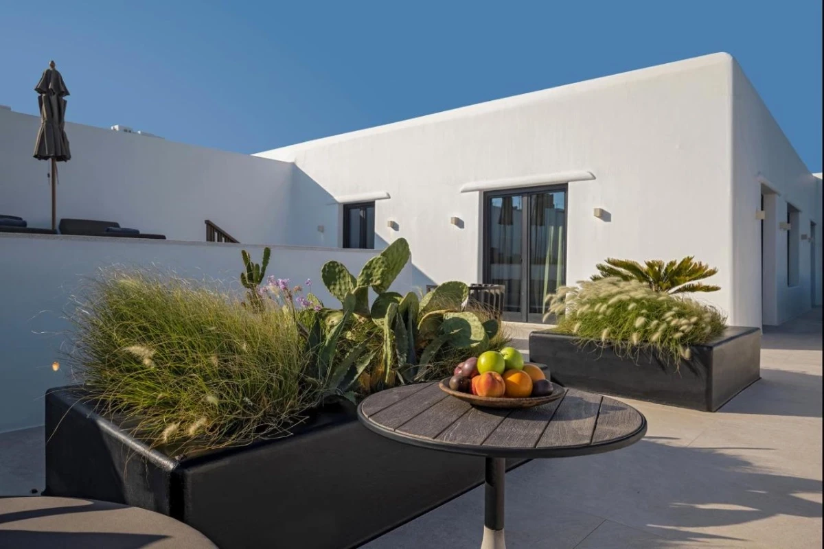 Aeonic Suites & Spa