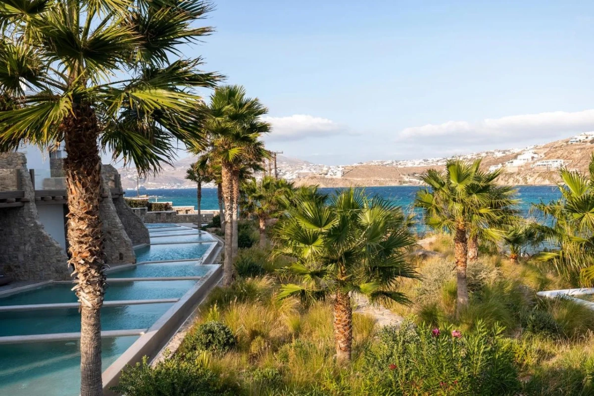Aeonic Suites & Spa