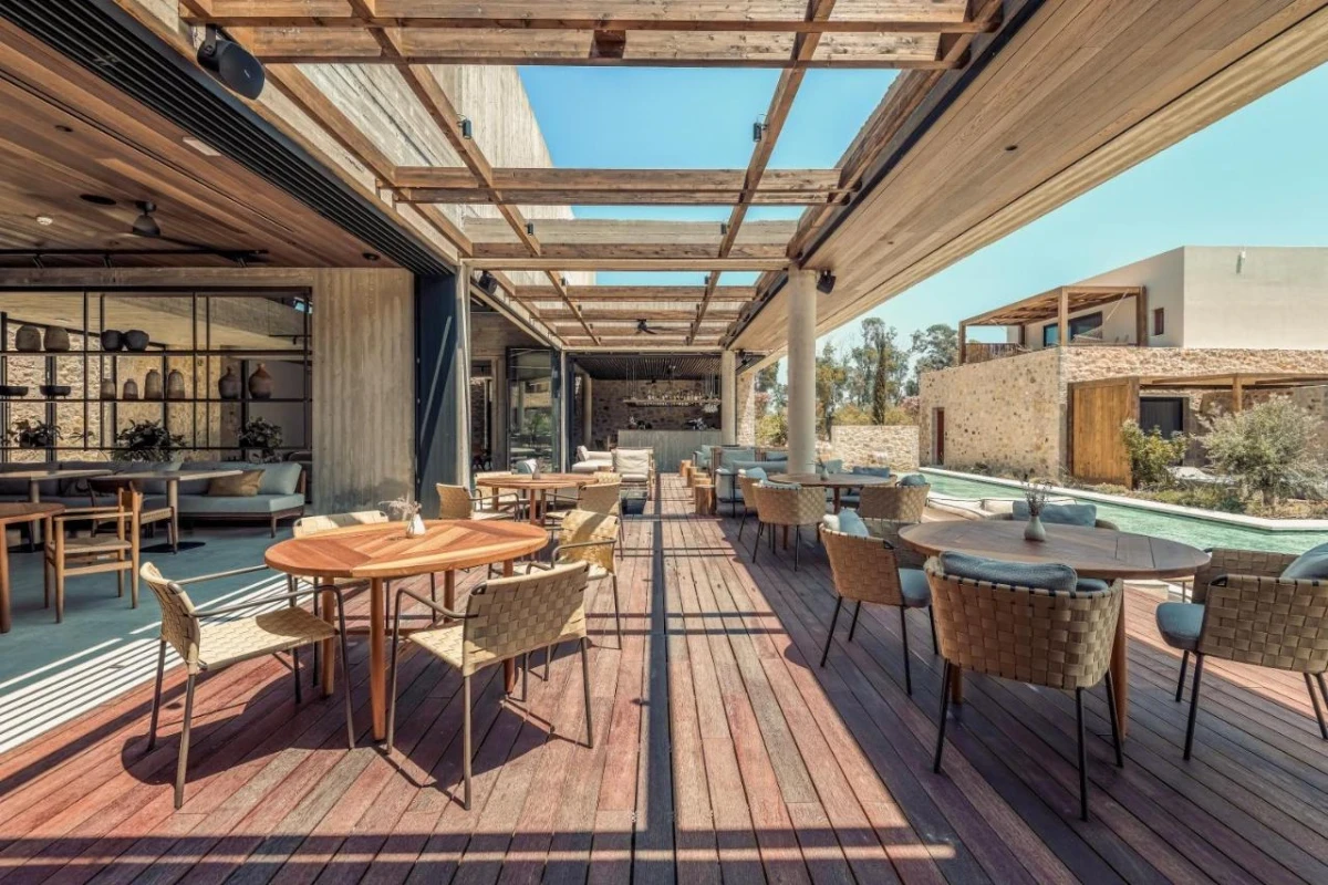 Theros All Suite Hotel