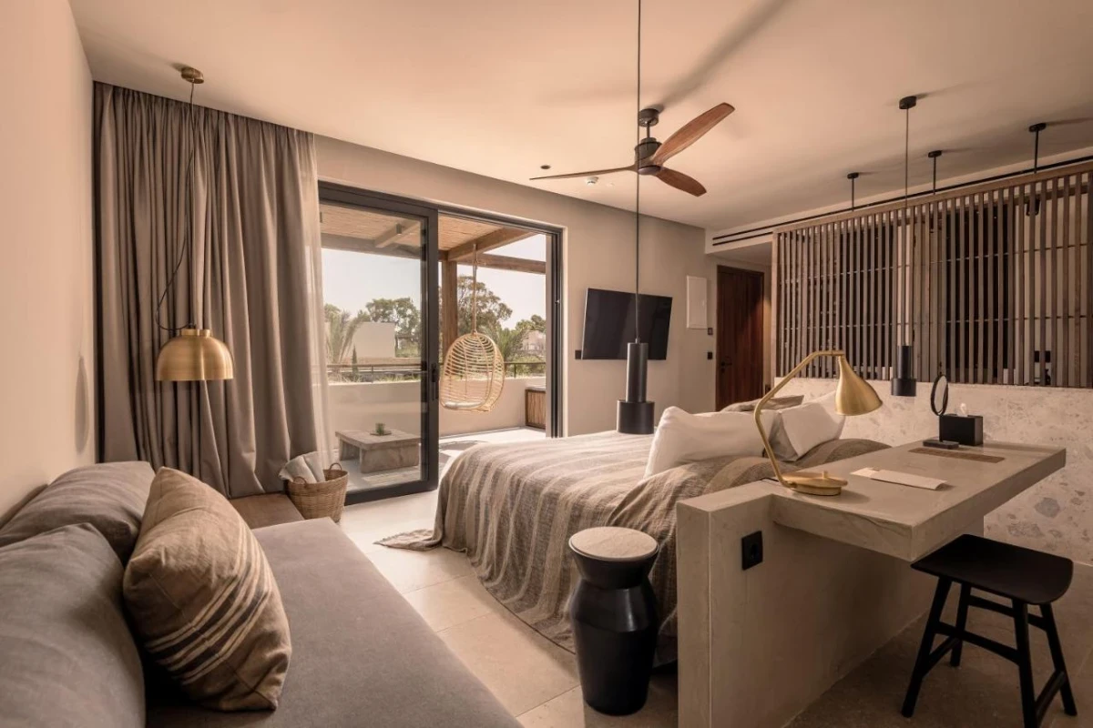 Theros All Suite Hotel
