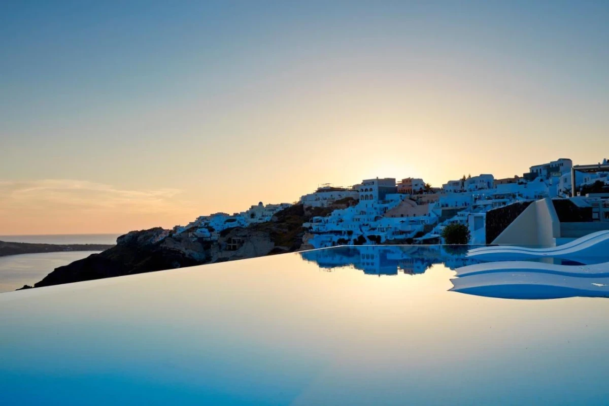 Canaves Oia Suites