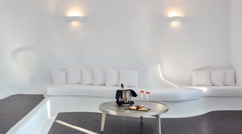 Master Pool Suite at Katikies Chromata Santorini