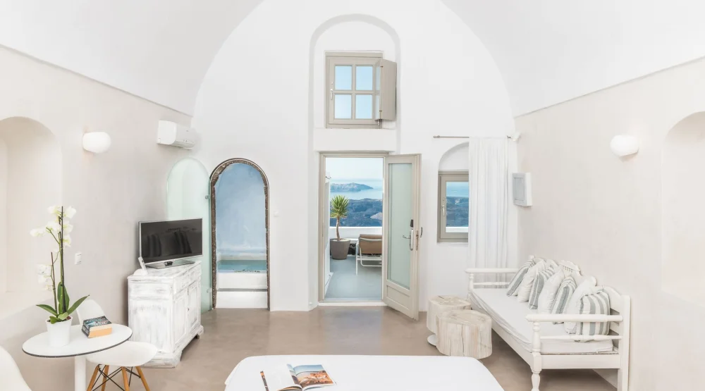 Honeymoon Suite with Hot Tub & Caldera View at On The Rocks