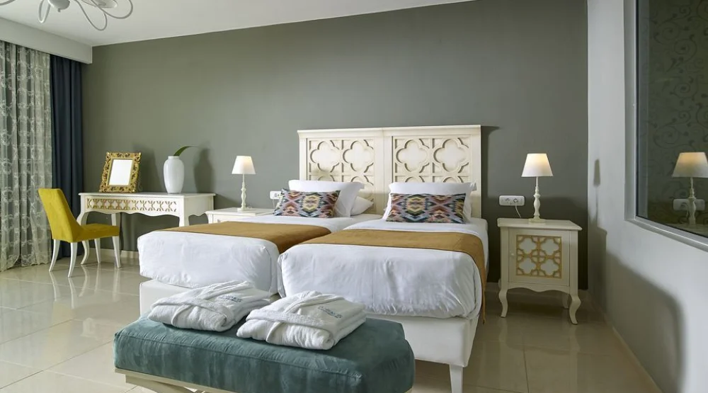 Deluxe Family Room Garden View with Sharing Pool at Anemos Luxury Grand Resort