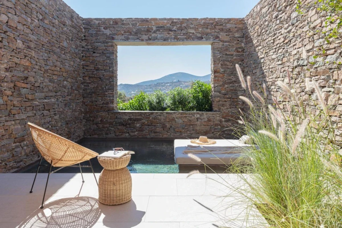 NOS Hotel & Villas