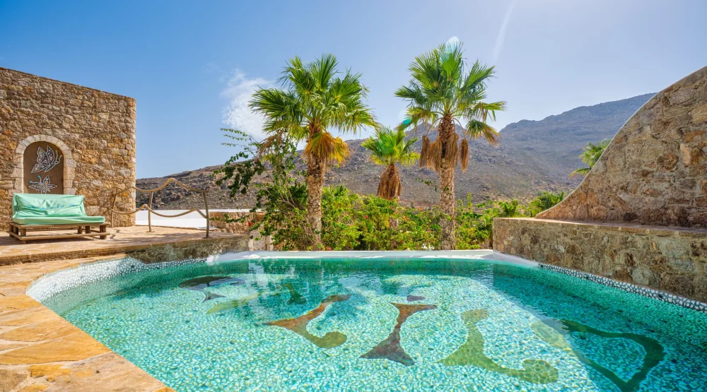 Deluxe Garden View Suite at Calilo
