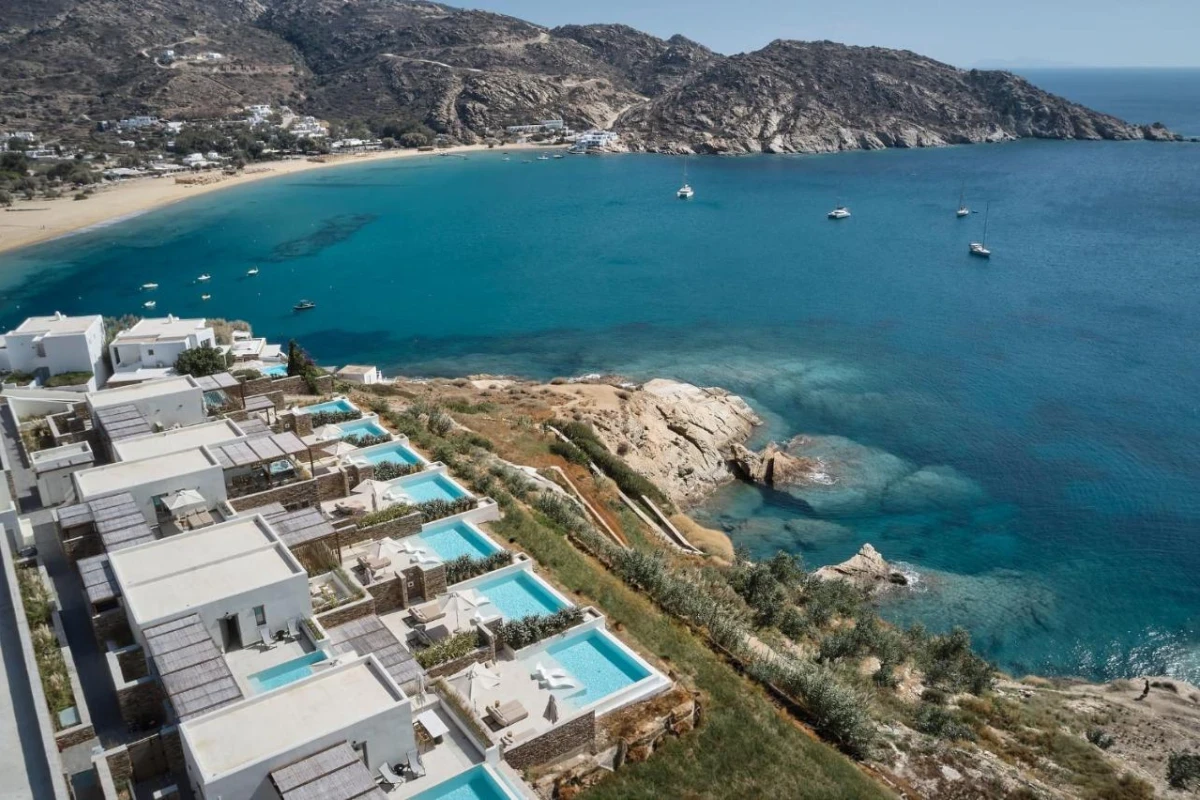Ios Grand Pool Suites
