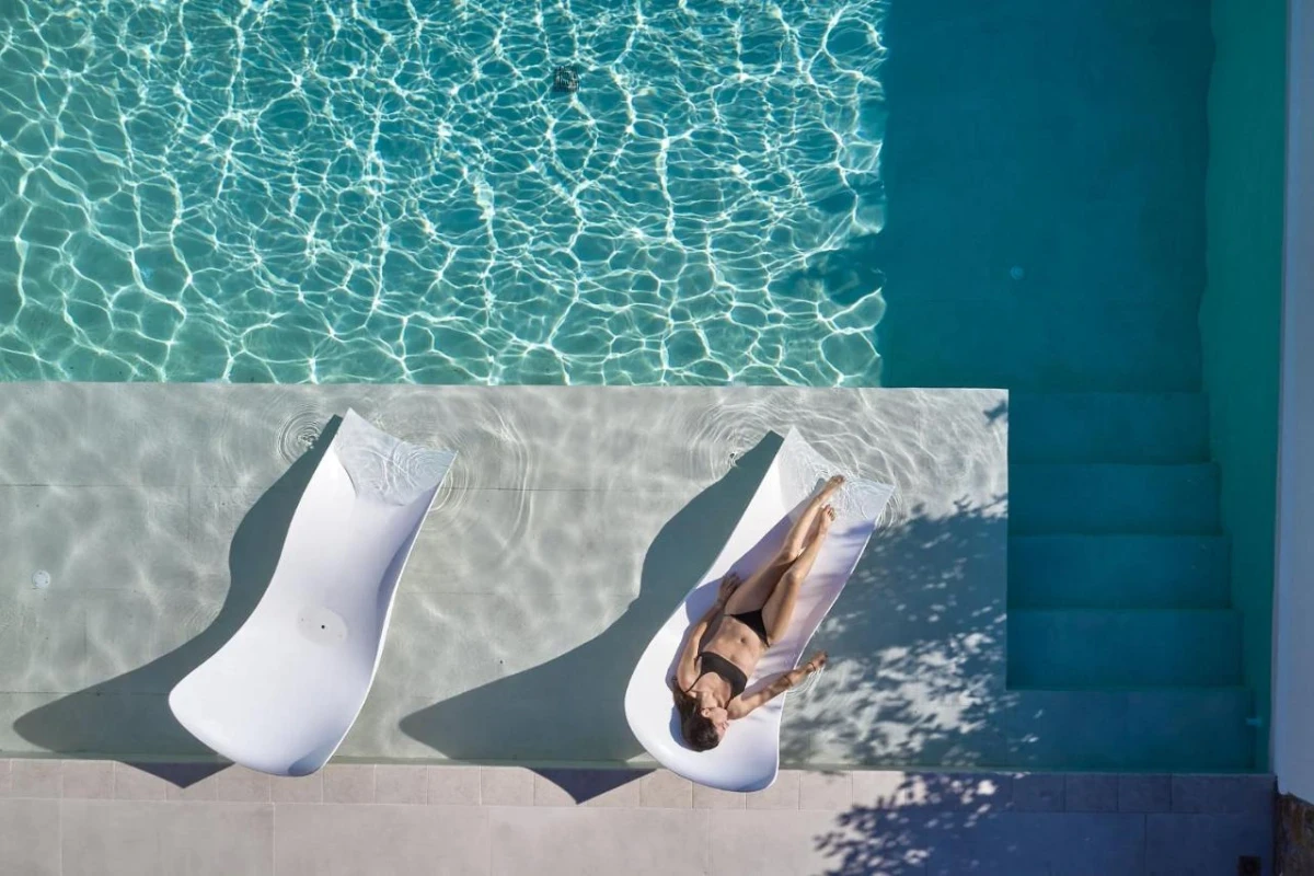 Ios Grand Pool Suites