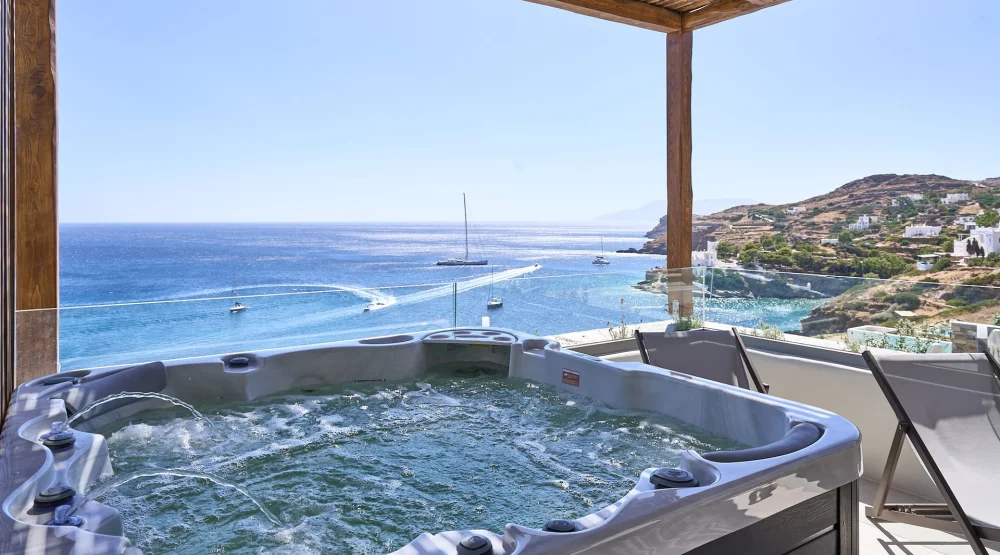 The Elite Three Bedroom Suite Private Pool & Jacuzzi at Ios Grand Pool Suites