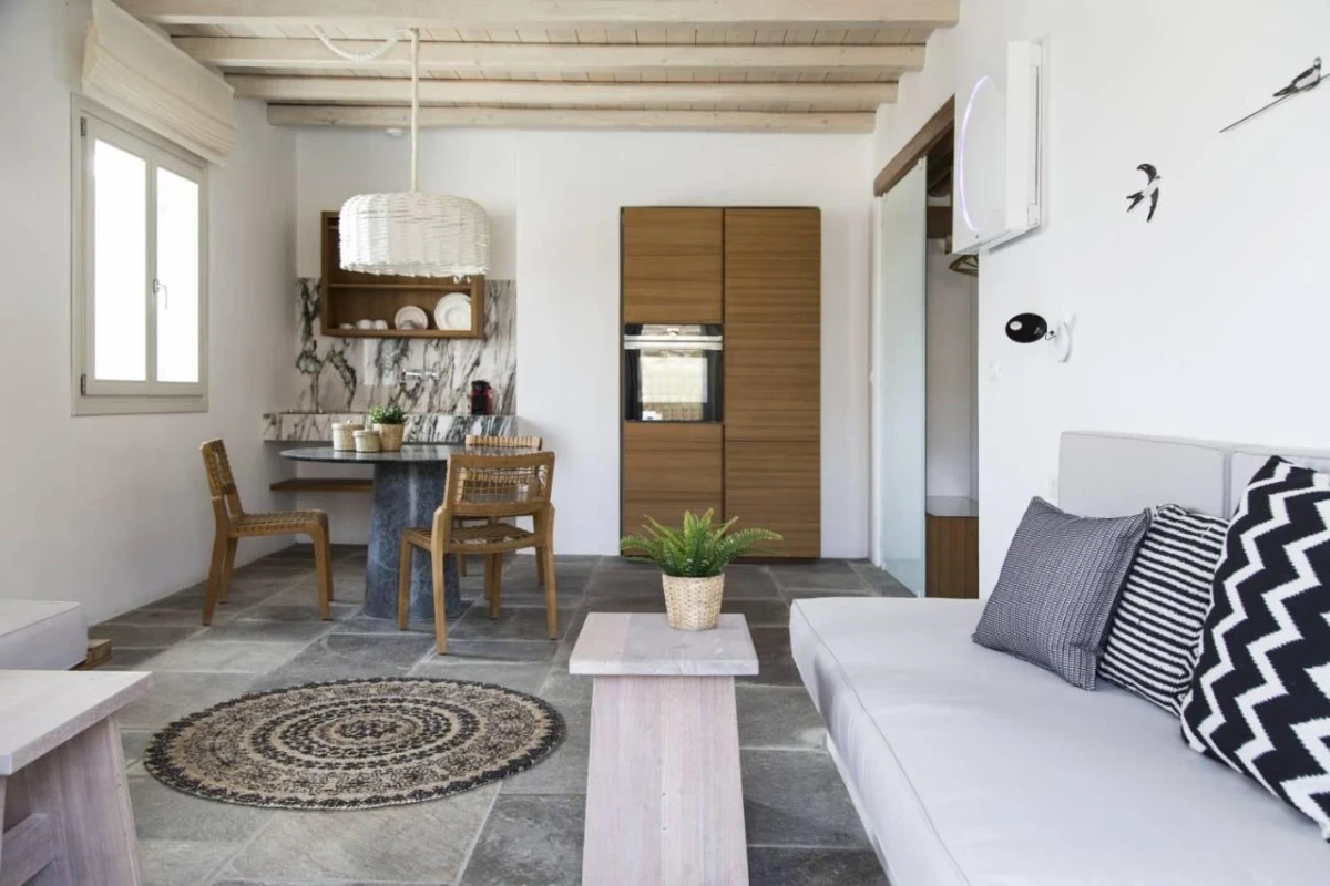 Hide Out Suites