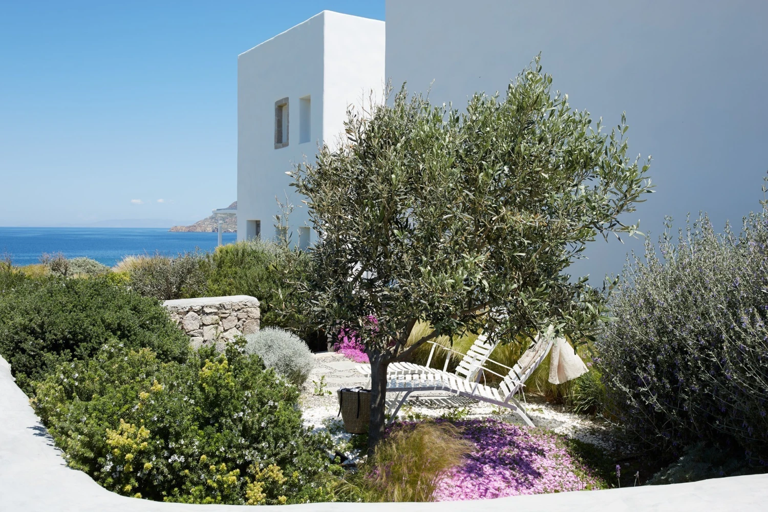 Milos Breeze Boutique Hotel