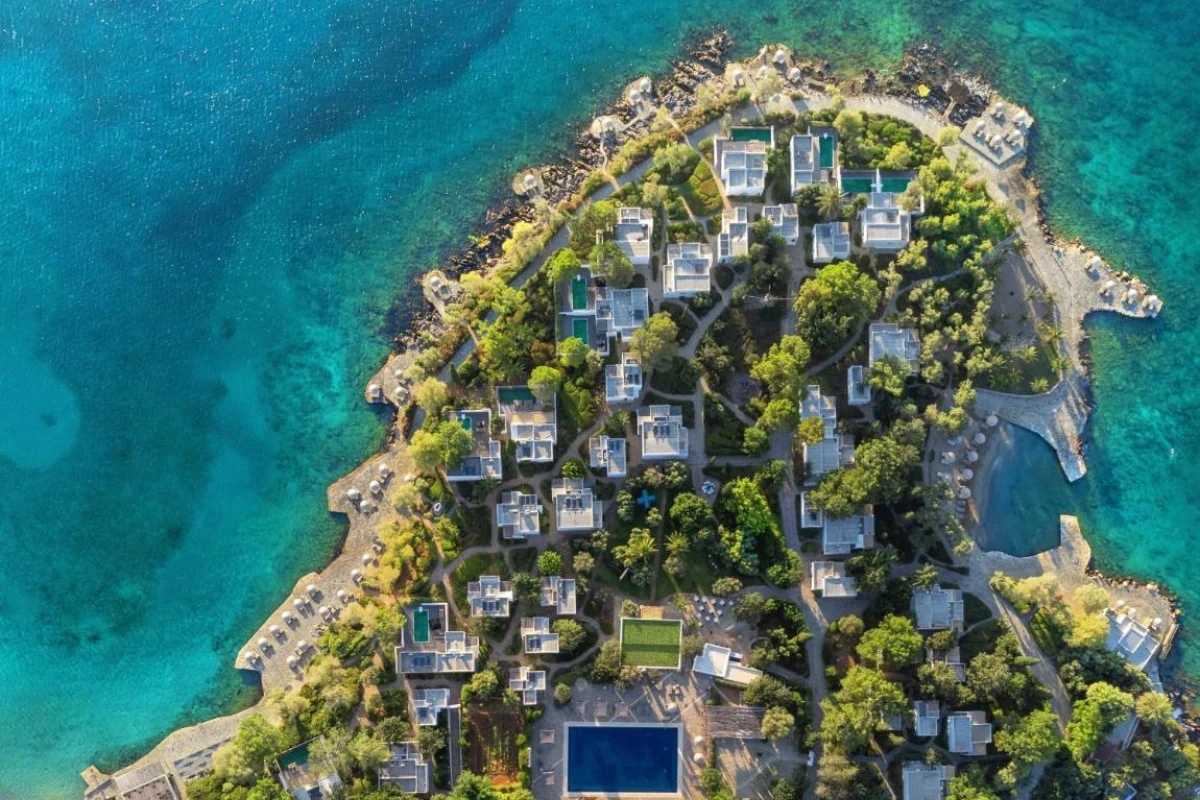 Minos Beach Art Hotel