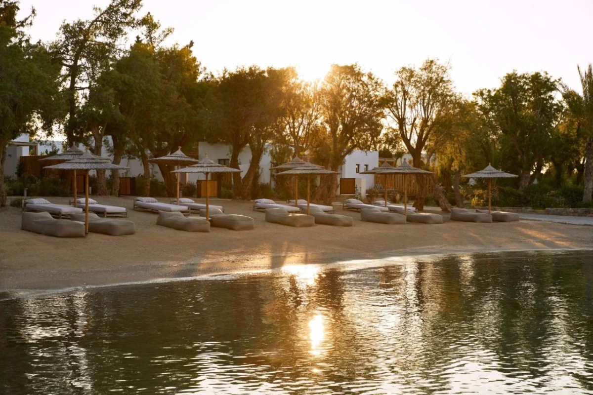 Minos Beach Art Hotel