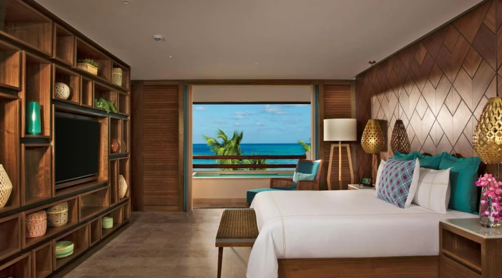 Preferred Club Honeymoon Suite at Secrets Maroma Beach