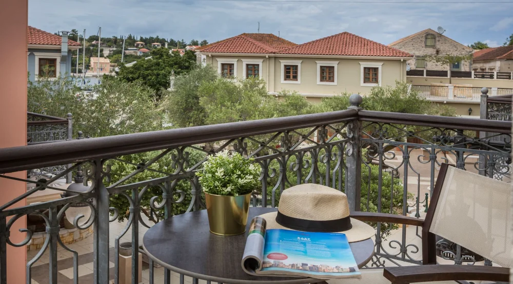 Suite with Partial Harbour View No 104 at Balhambra Suites