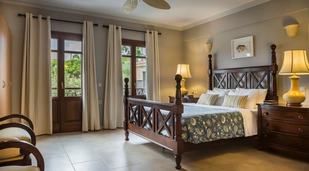 Superior Suite with Courtyard View No 106 at Balhambra Suites