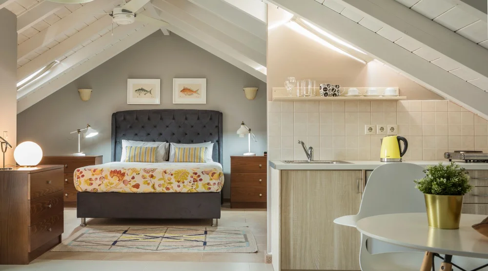 Executive Loft Suite No 110 at Balhambra Suites