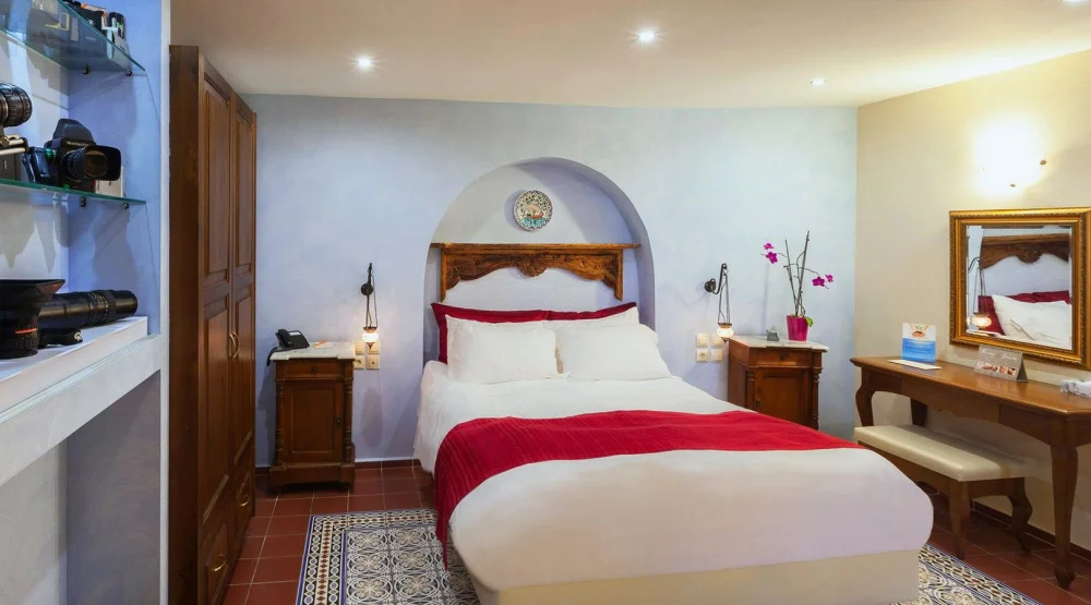Deluxe Double Room (mediterranean Pearls) at In Camera Art Boutique Hotel