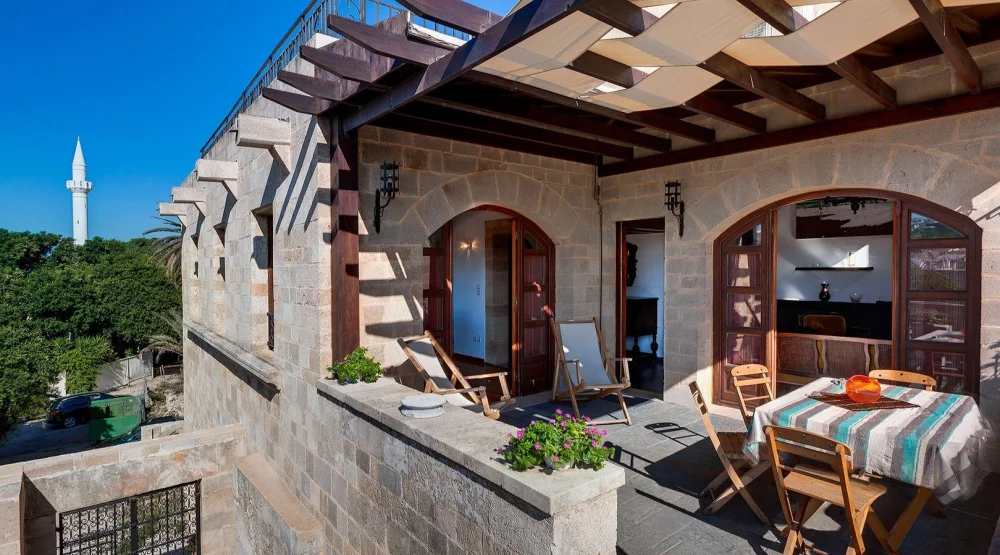 Medieval Villa with Outdoor Hot Tub (places in Suspension) at In Camera Art Boutique Hotel