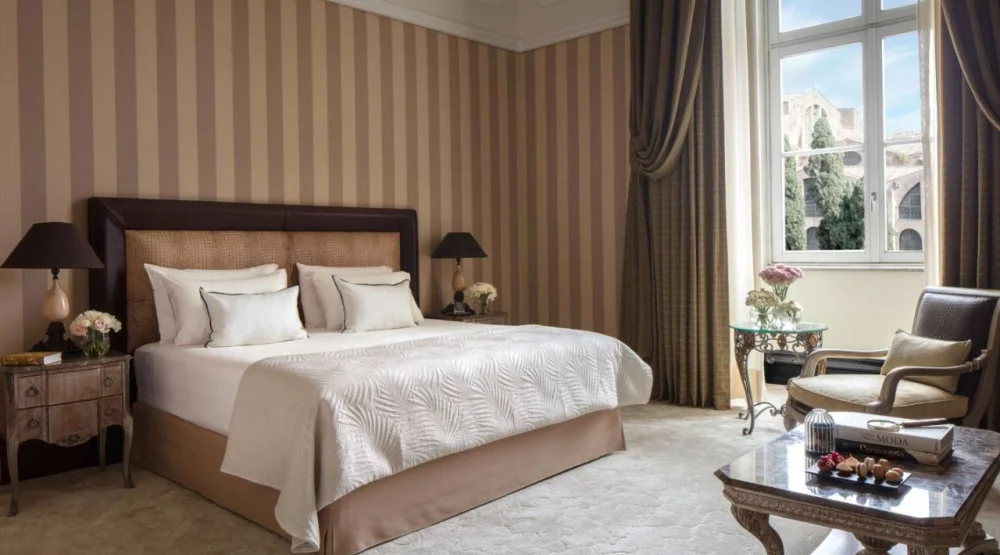 Junior Suite at Anantara Palazzo Naiadi