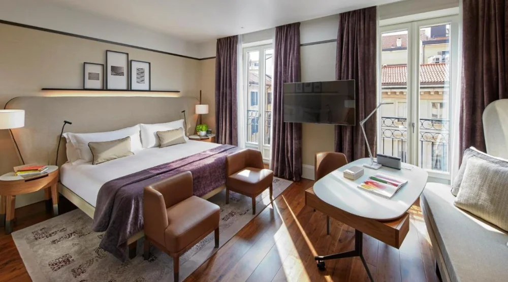 Deluxe Room King at Mandarin Oriental Milan