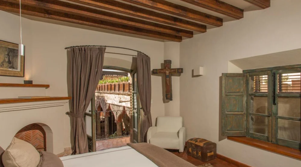 Double Room with Balcony at Casa No Name