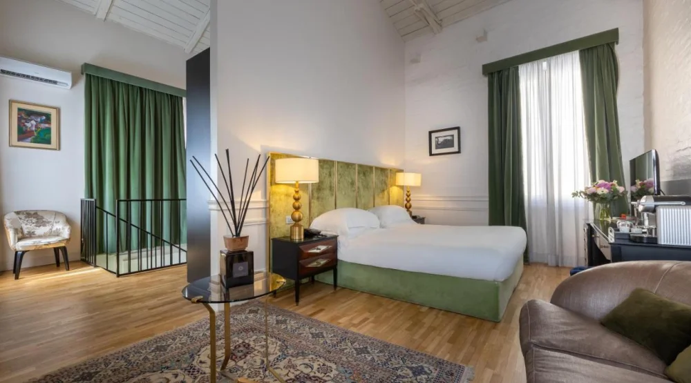 Deluxe Suite with Private Garden at Palazzo Dama
