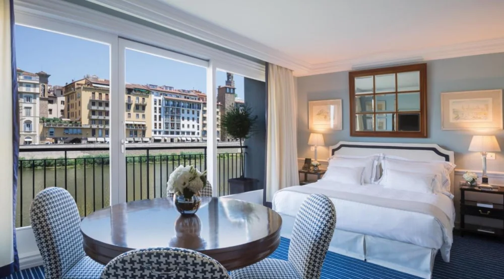 Suite with River View at Hotel Lungarno