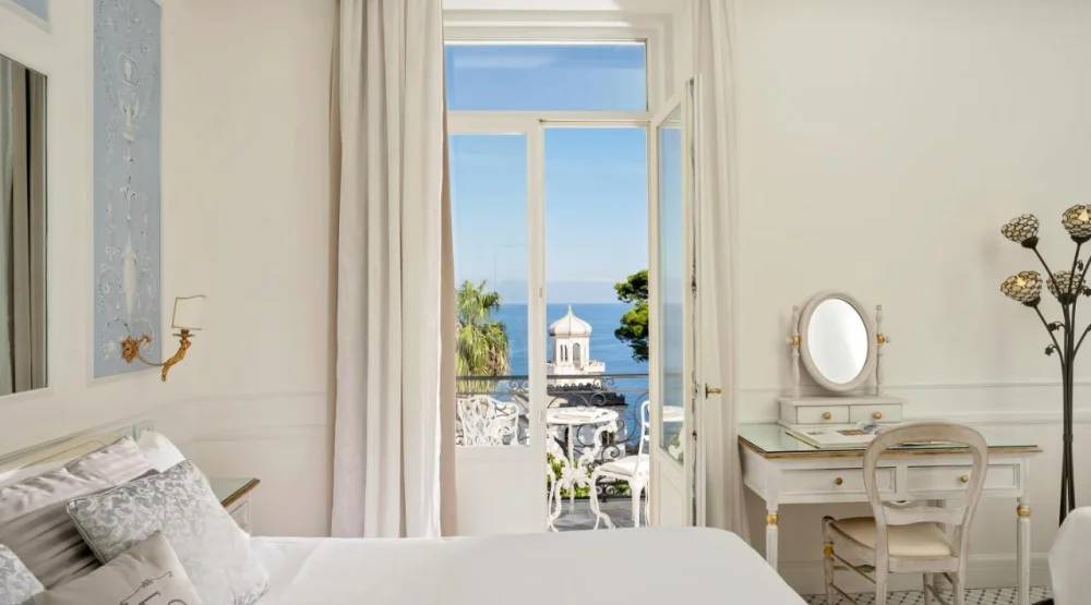 Deluxe Double Or Twin Room with Hot Tub at Luxury Villa Excelsior Parco