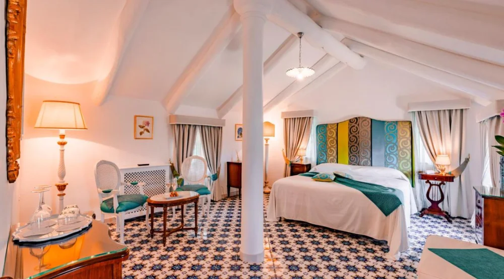Junior Suite with Sea View at Palazzo Pascal