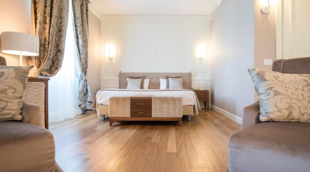 Junior Suite with Balcony and Lake View at Grand Hotel Terme Sirmione