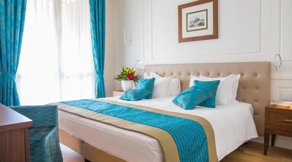 Junior Suite with Balcony and Lake View at Grand Hotel Terme Sirmione
