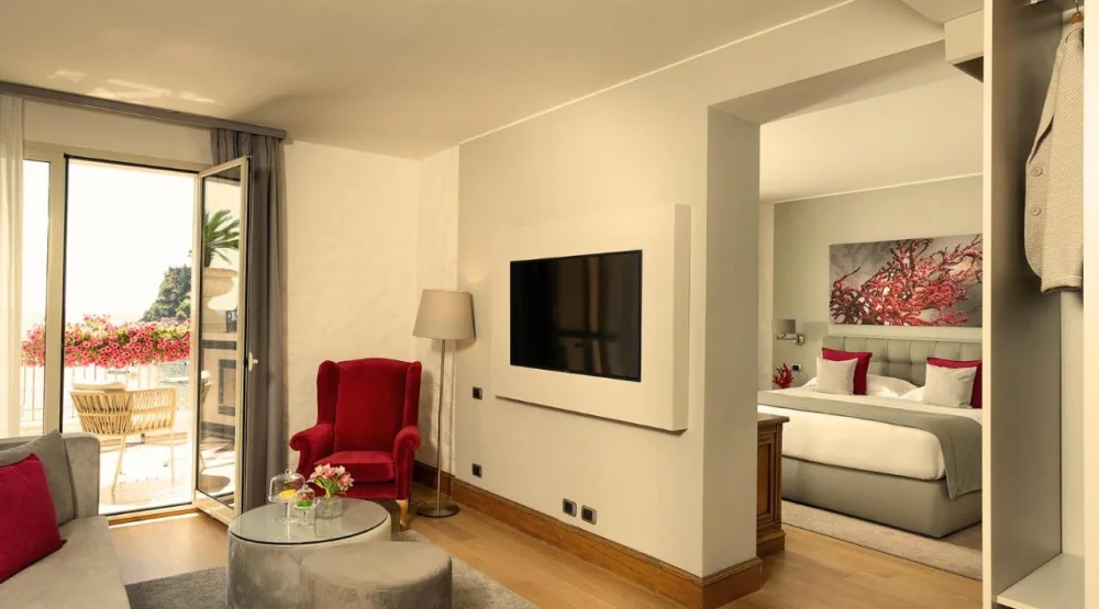 Suite with Sea View at Mazzaro Sea Palace