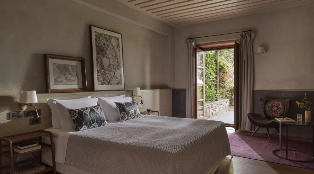 Master Residence at Kinsterna Hotel