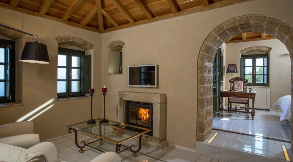 Deluxe Suite at Moni Emvasis Luxury Suites