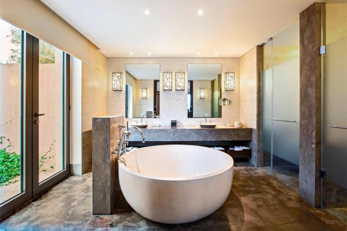 The Romanos, a Luxury Collection Resort
