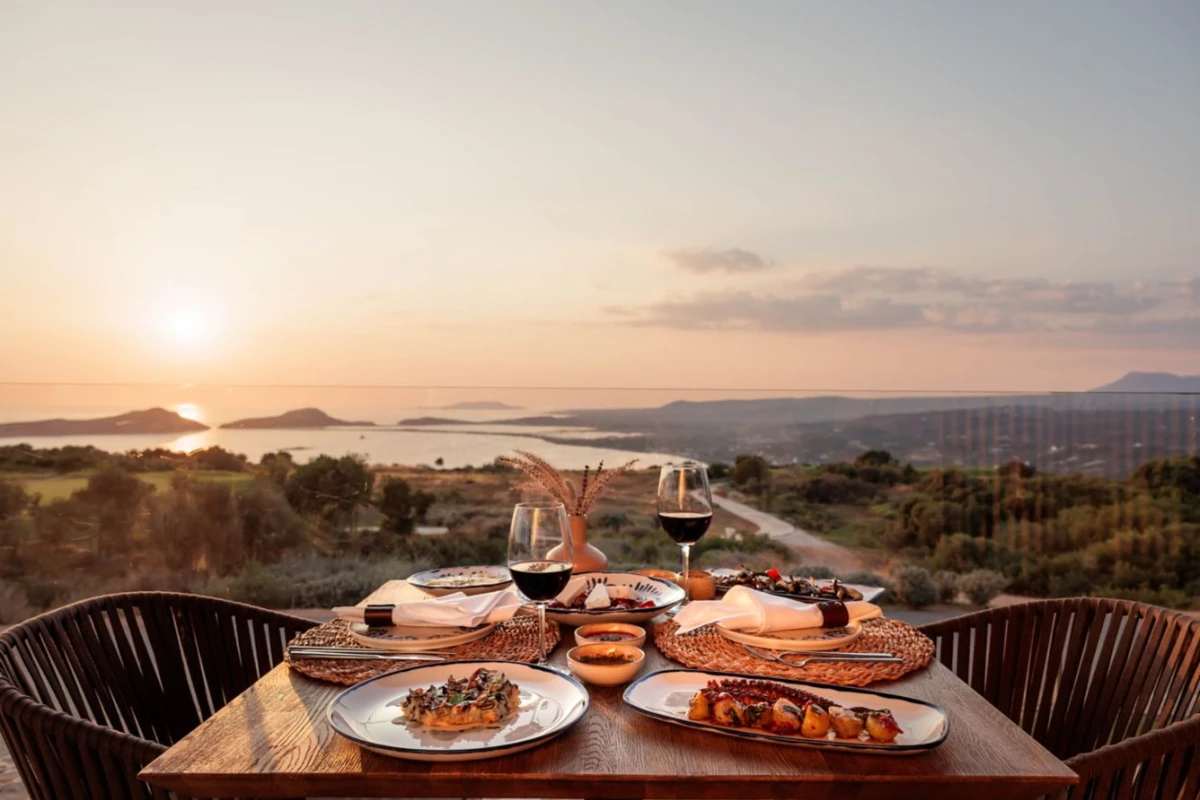 W Costa Navarino